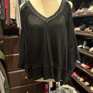 Venus, flowy black blouse